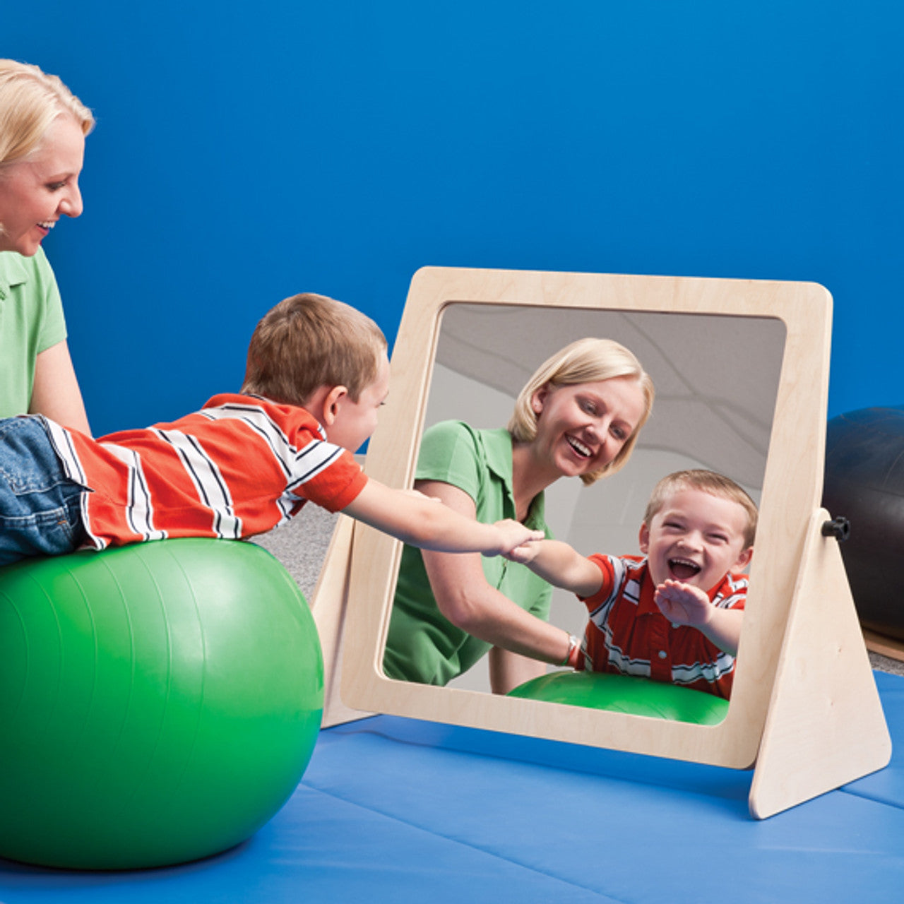 ADJUSTABLE FLOOR MIRROR